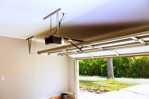 Top rated local Garage Door Panel Replacement specialists in Jasmine Estates, FL